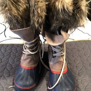 Sorel waterproof snow boots with fur trim